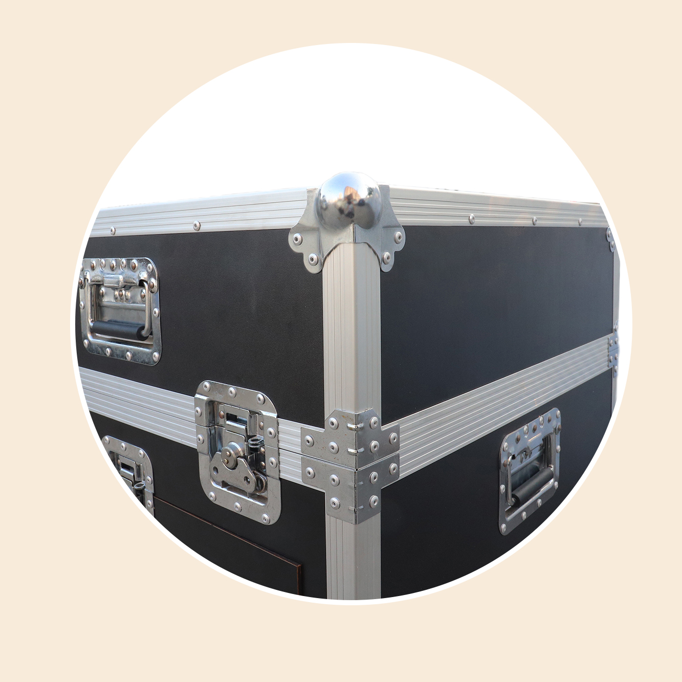 https://www.luckycasefactory.com/flight-case/